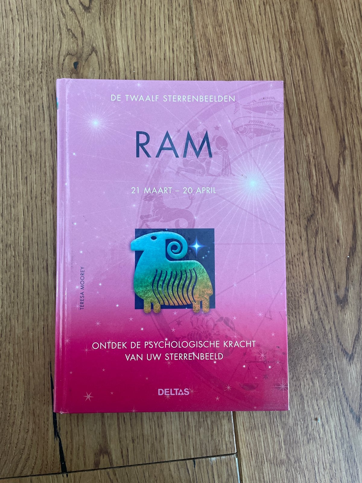 De Twaalf Sterrenbeelden: Ram - Ontdek je psychologische kra, Boeken, Ophalen of Verzenden, Zo goed als nieuw, Astrologie, Achtergrond en Informatie
