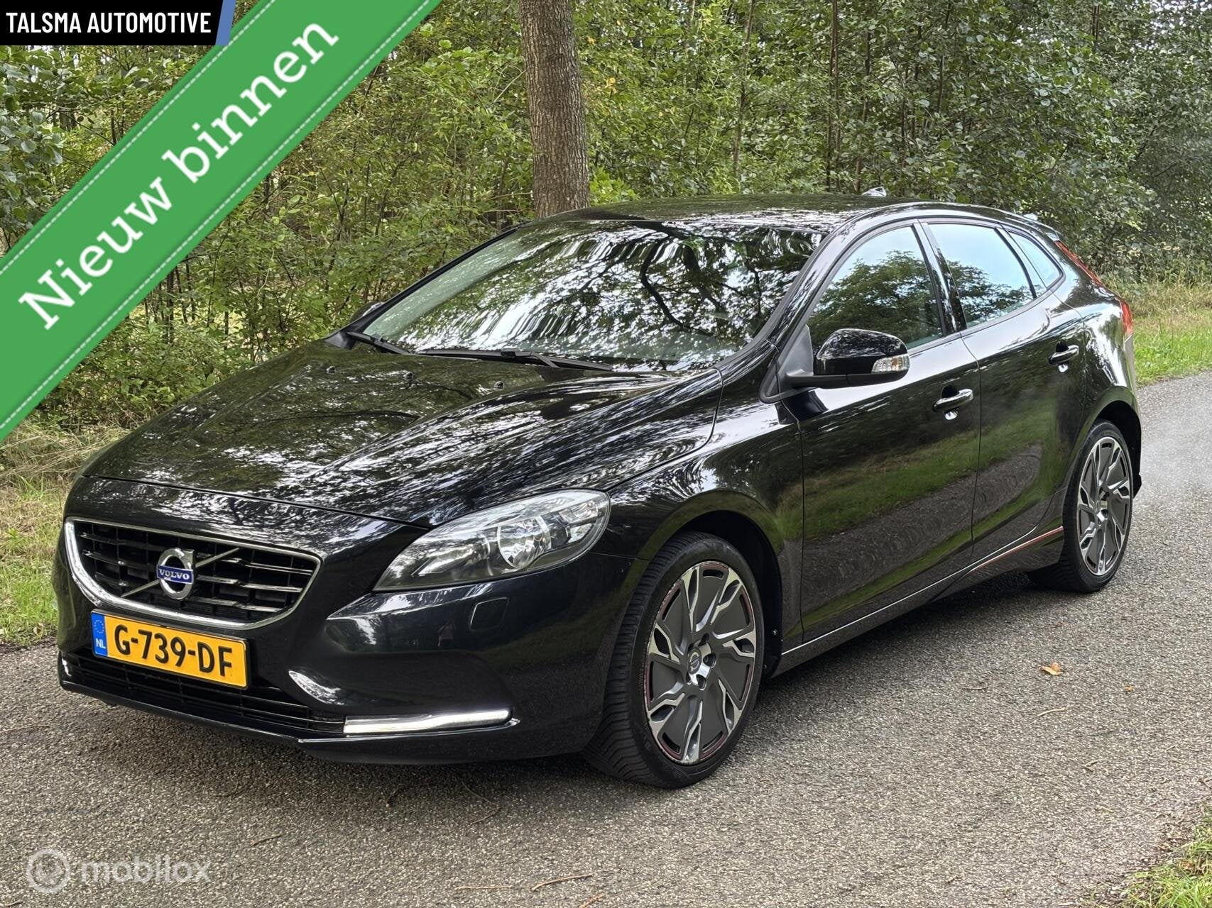 Volvo V40 1.6 T3 Momentum |Pdc|Camera|Trekhaak|Ailos 18”, Voorwielaandrijving, Gebruikt, 4 cilinders, 150 pk