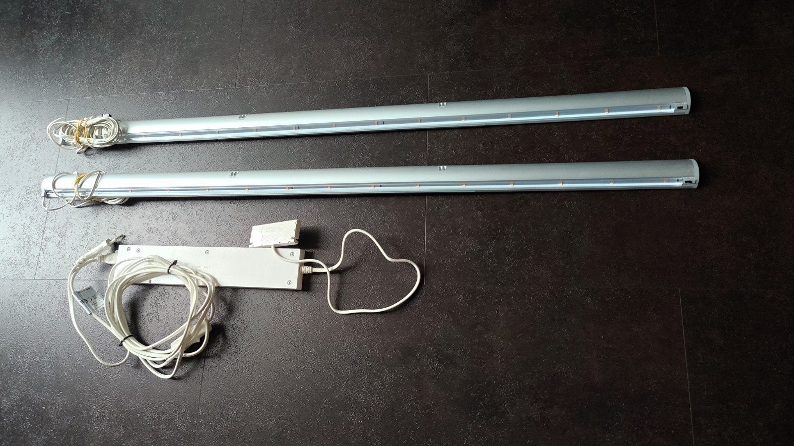 IKEA OMLOPP LED verlichting kledingkast (2 stuks + voeding), Ophalen, 50 tot 75 cm, Minder dan 100 cm