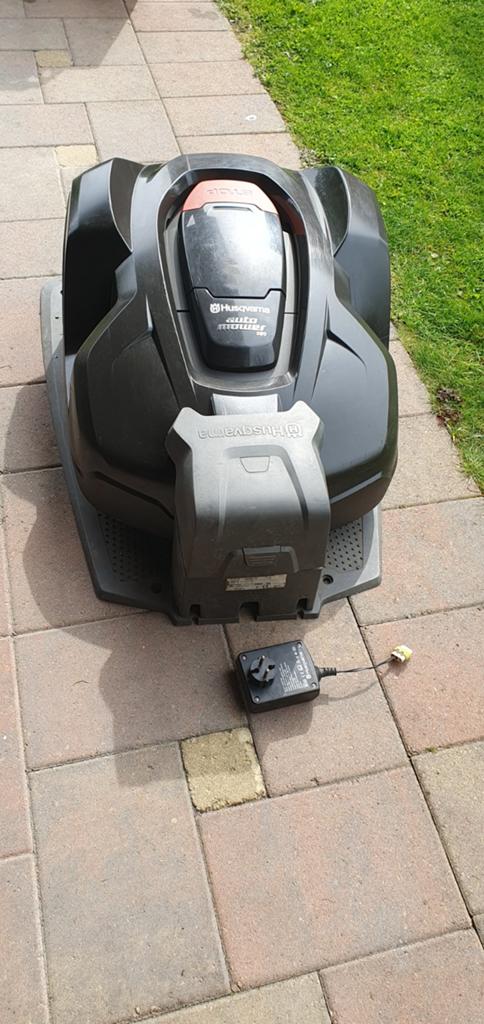 Husqvarna Automower 420 Robotmaaier tot 2200m², Ophalen, Zo goed als nieuw, Minder dan 30 cm, Husqvarna