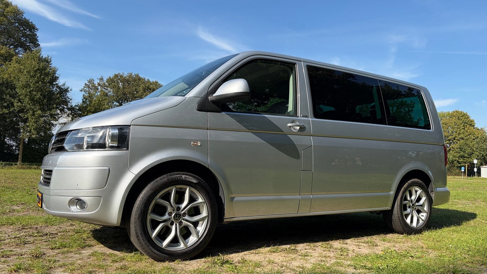 Volkswagen Multivan 2L 204pk 7 persoons BENZINE camperbus, Auto's, Voorwielaandrijving, Overige carrosserieën, 1984 cc, Handgeschakeld