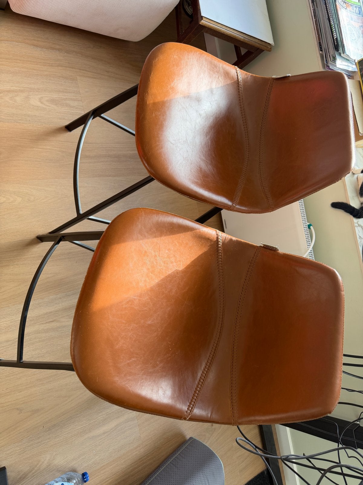 Dutch Bone Franky bruin barstoelen (2 stuks), Ophalen, Gebruikt, Met voetsteun, Leer