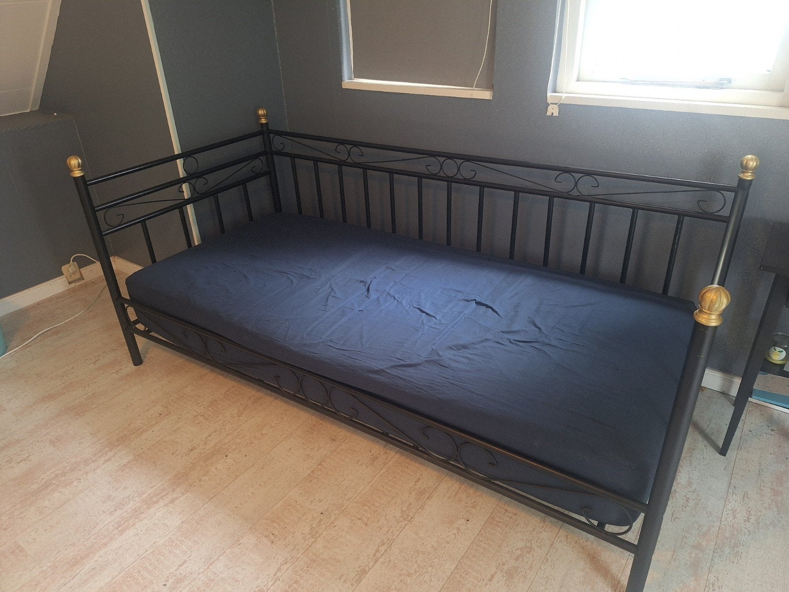 Metalen bed 90x200cm - met of zonder matras, Ophalen, Gebruikt, 90 cm, Eenpersoons