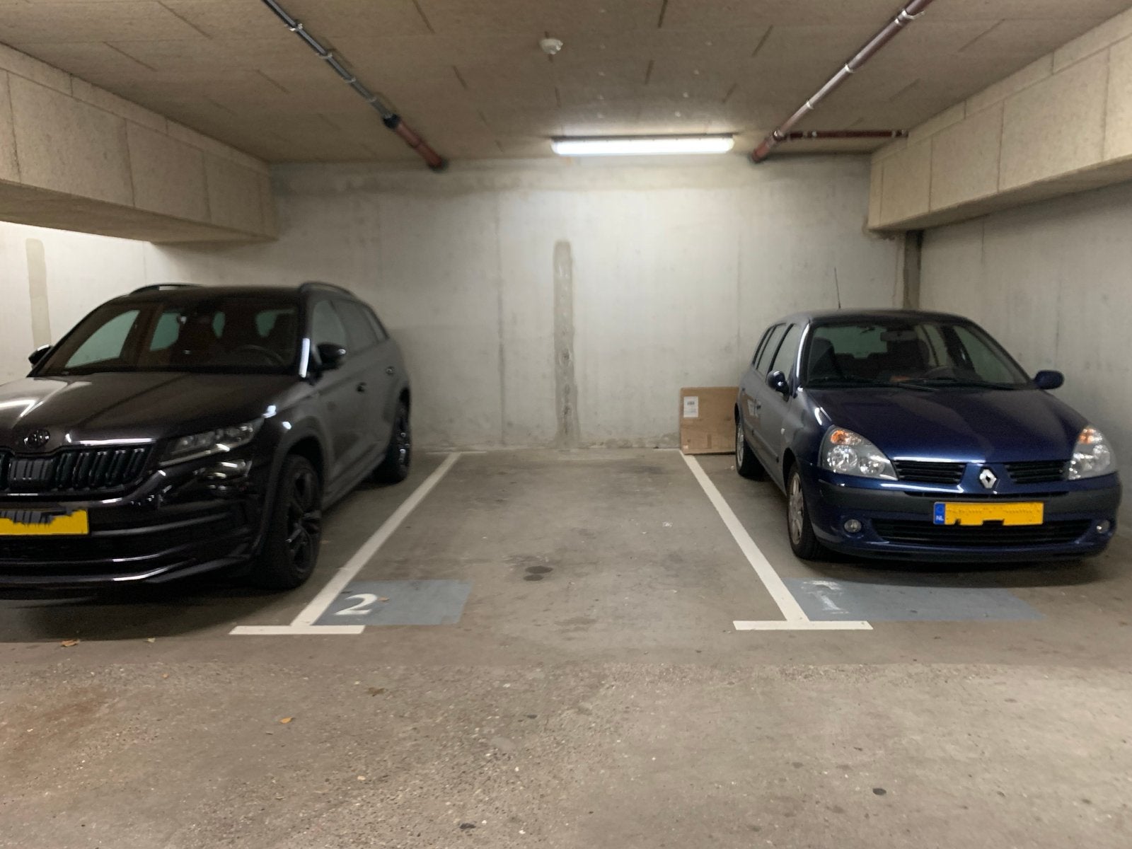 Parkeerplaats te huur per 1-8 tegenover RAI Amsterdam, Ophalen, Zo goed als nieuw