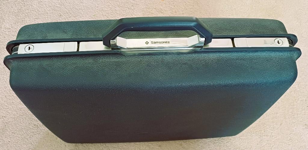 Samsonite handkoffer - geen wieltjes - geen sleuteltjes, Ophalen, Zo goed als nieuw, Hard kunststof, Slot
