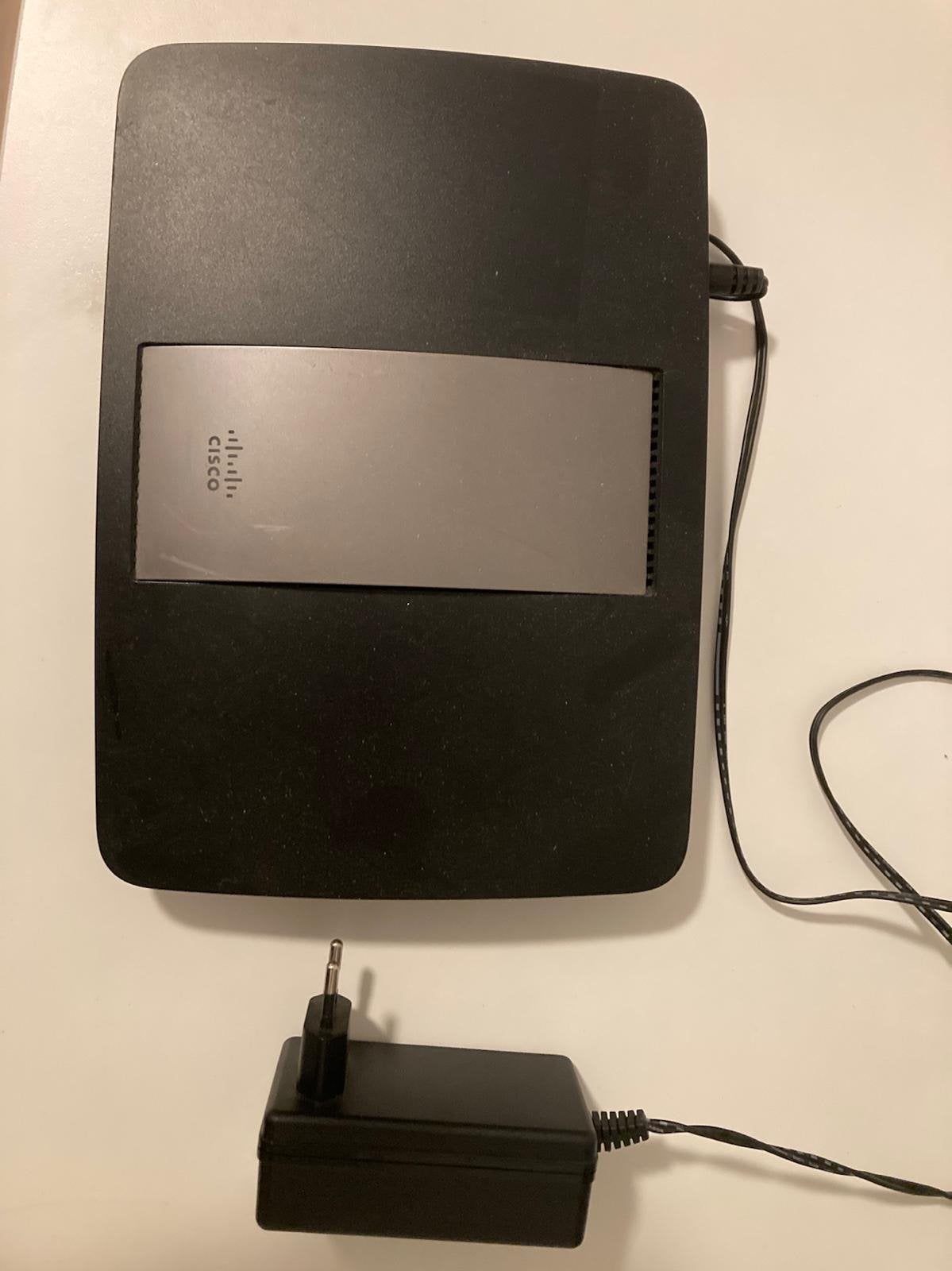 Cisco EA6500 Router met Adapter - Zo goed als nieuw, Ophalen of Verzenden, Zo goed als nieuw, Router