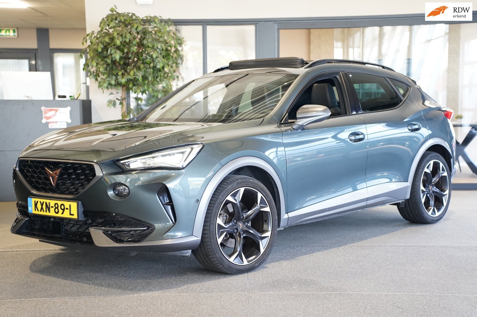 CUPRA Formentor 1.5 TSI DSG Pano Navi Led Ambiante Acc Pdc C, Auto's, Dealer onderhouden, Zwart, Leder en Stof, Origineel Nederlands