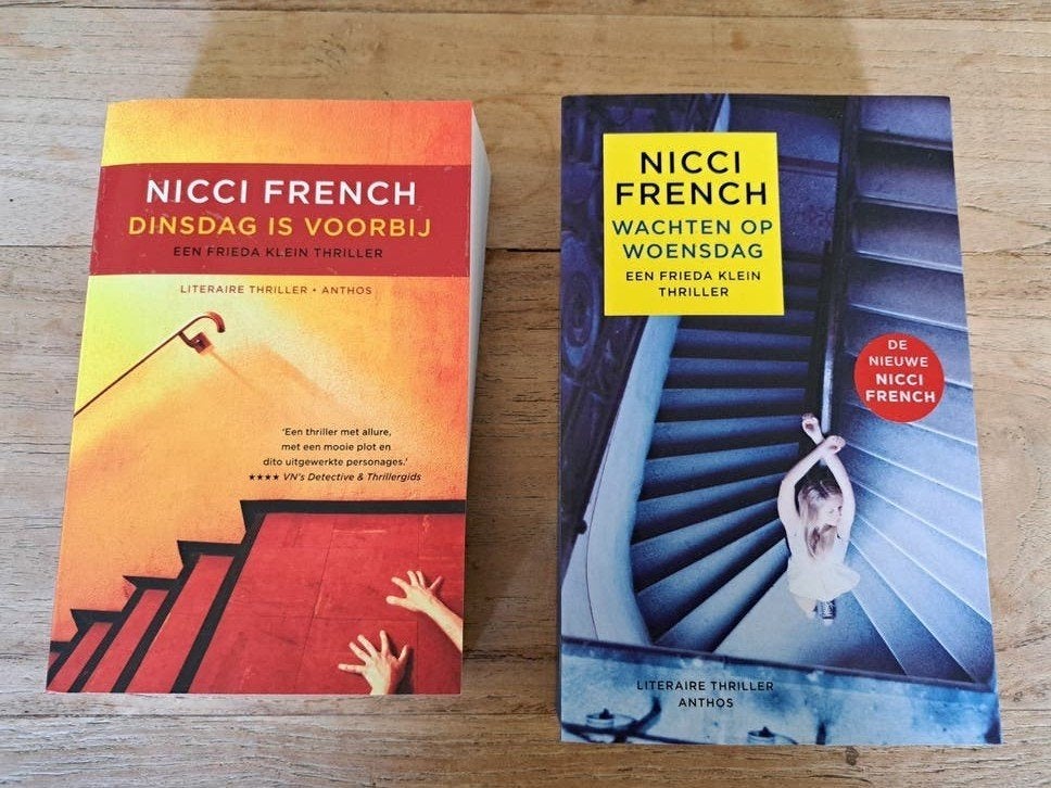 Nicci French - Dinsdag is voorbij & Wachten op Woensdag, Ophalen of Verzenden, Zo goed als nieuw, Nicci French, Europa overig