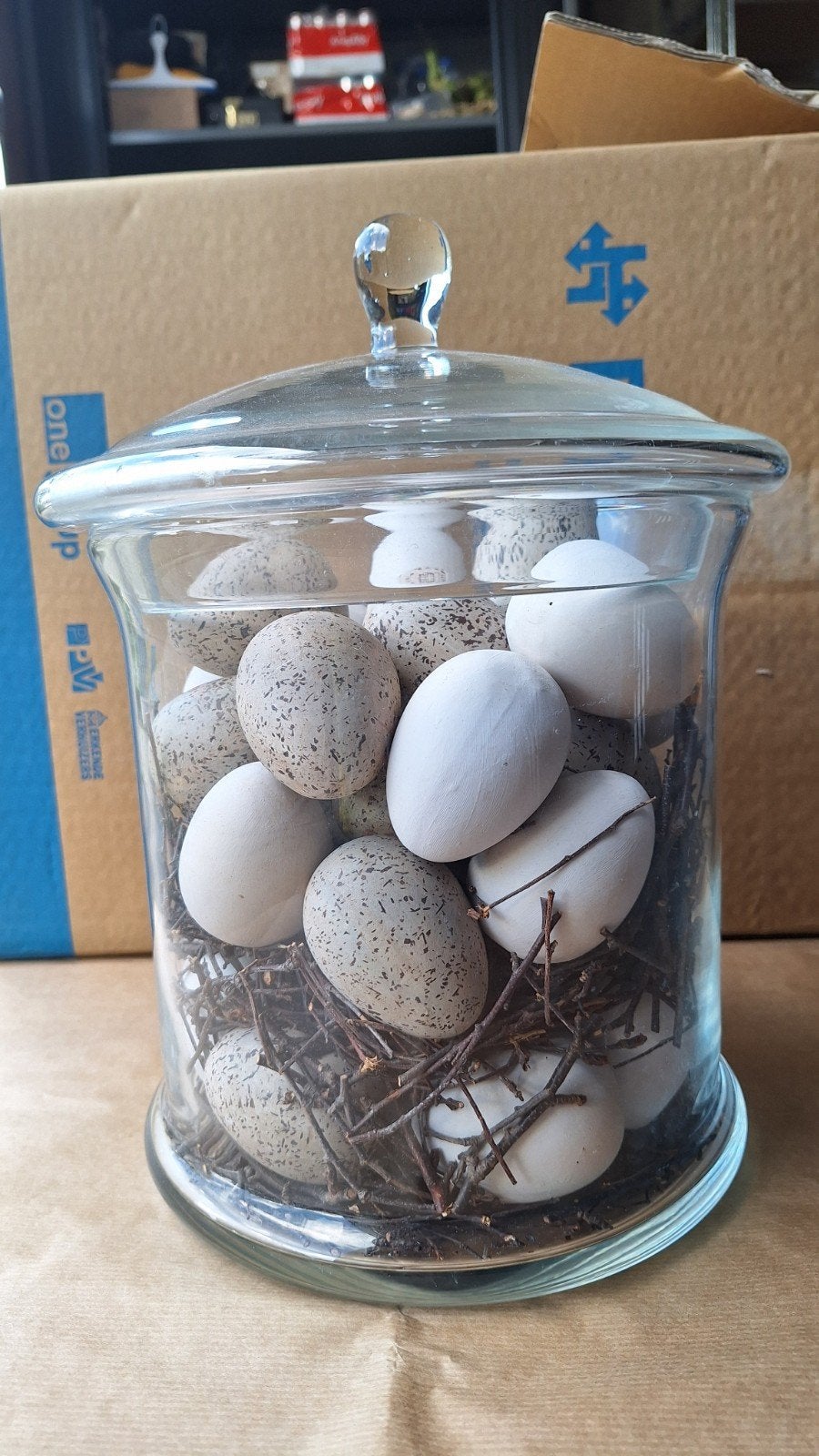 Decoratieve glazen pot met kunst eieren, Meerkleurig, Overige stijlen, Ophalen of Verzenden, Zo goed als nieuw