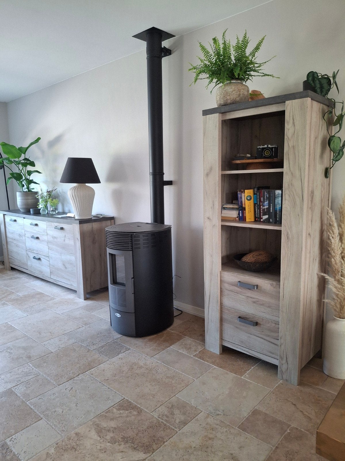 Koopje! Mooie dressoir en kast., Ophalen, 150 tot 200 cm, Zo goed als nieuw, 25 tot 50 cm