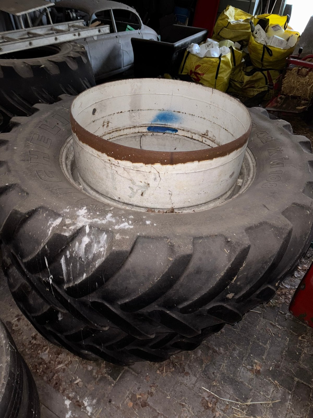 Set dubbellucht Michelin 650/65/42 xm108 met 38 inch ring, Ophalen