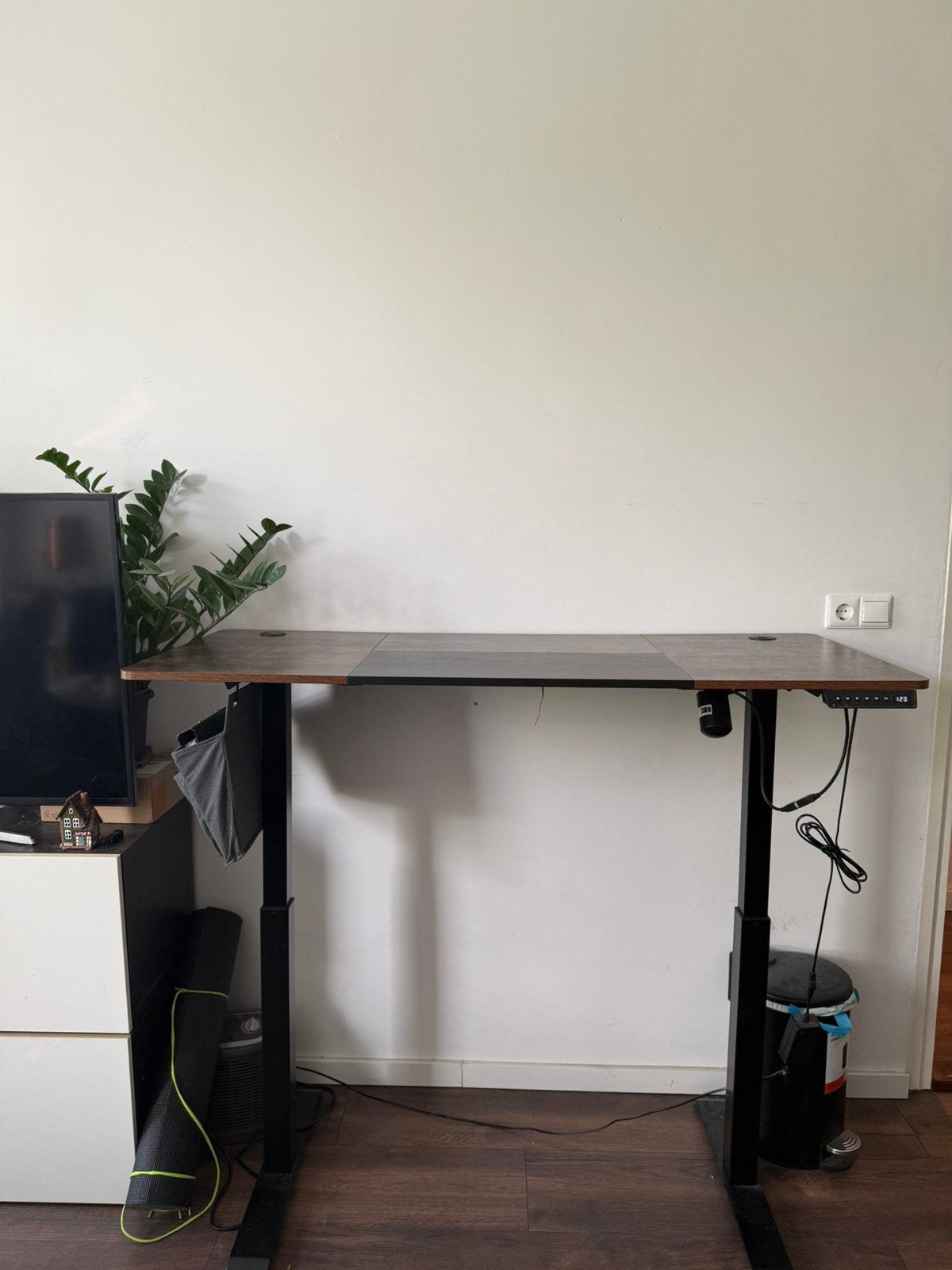 Adjustabke Electric Standing Desk 140x60 cm – As Good As New, Ophalen, Elektrisch, Zo goed als nieuw