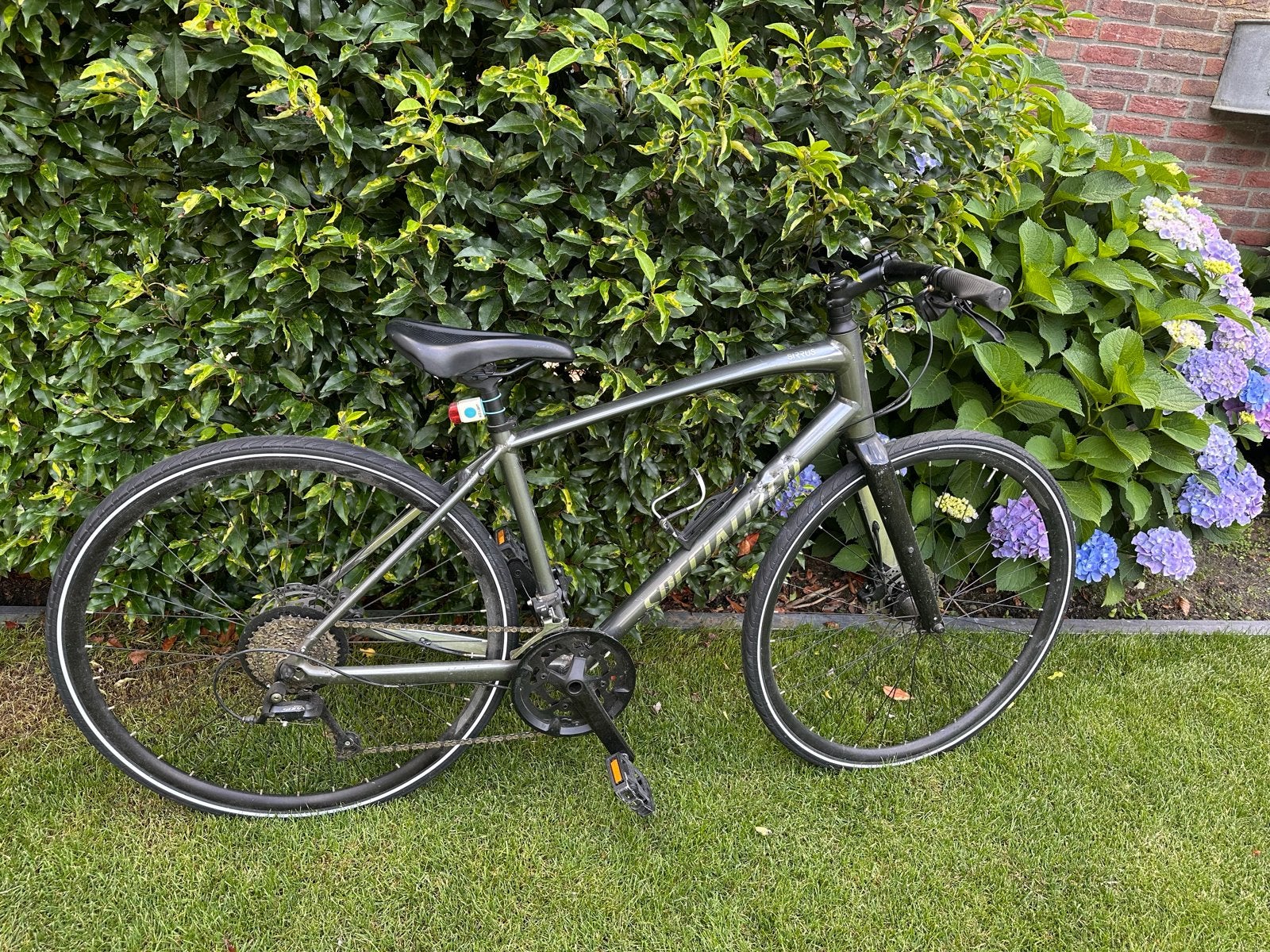 Specialized SIRRUS MEN SPORT INT BLKCP/CHRM M fiets, 28 inch, Gebruikt, 10 tot 15 versnellingen, Schijfrem