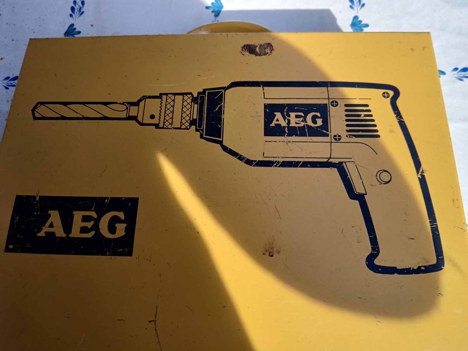 AEG Boormachine 400W met 3 sets boren in metalen koffer, Ophalen of Verzenden, Gebruikt, 400 tot 600 watt, Boormachine