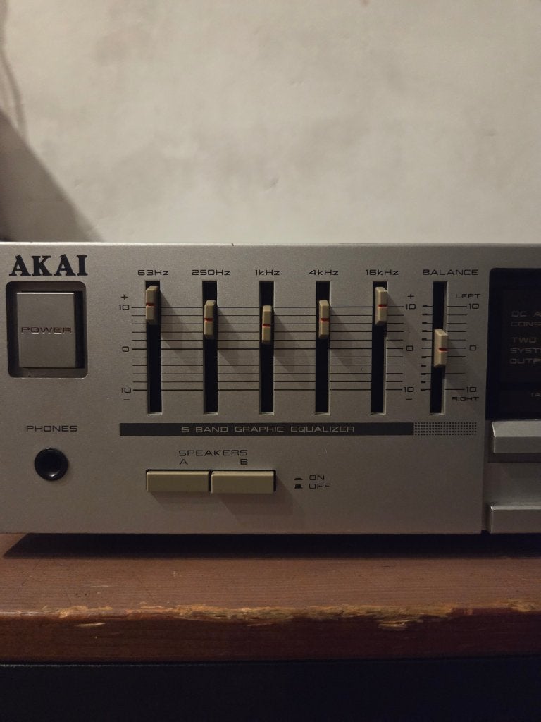 Akai AM-A102 versterker, Zo goed als nieuw, Ophalen, Overige merken, Minder dan 60 watt