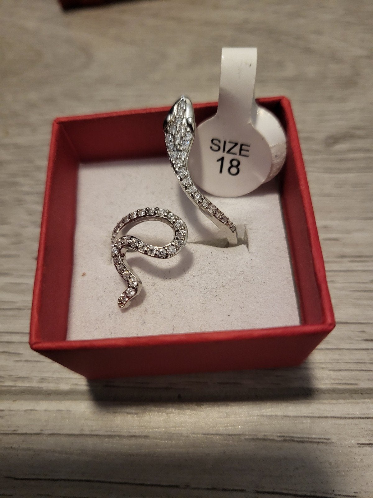 Nieuwe Slangenring met Strass - Maat 18, Sieraden, Tassen en Uiterlijk, Nieuw, Ophalen of Verzenden, Dame, Zilver