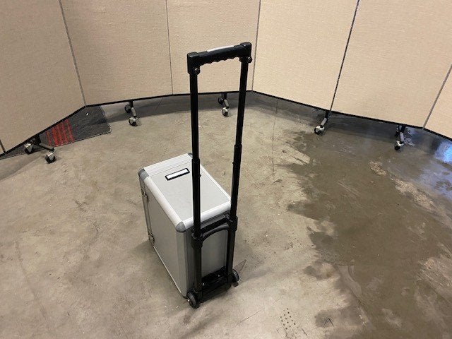 Transportkoffer voor beamer en laptop – 43x24x40 cm, 50st, Ophalen of Verzenden, Gebruikt, Overige instrumenten