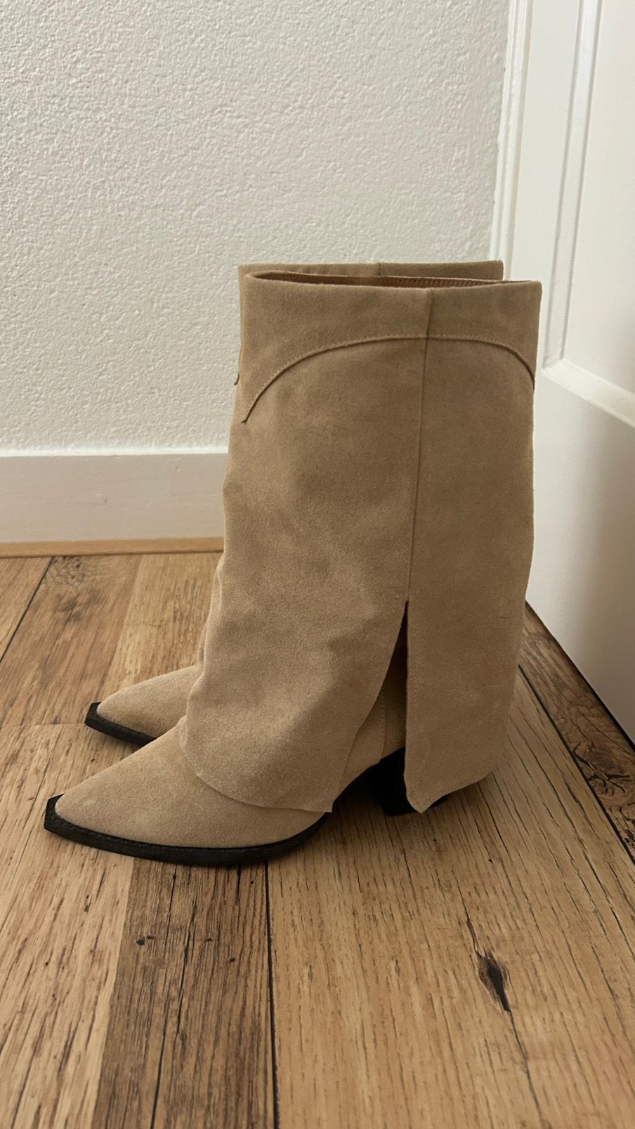 Toral laarzen beige suede mt 38, Ophalen of Verzenden, Zo goed als nieuw, Beige, Hoge laarzen