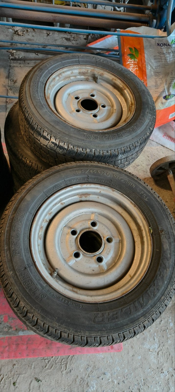 16x Hoge druk banden met velgen, 185/60R12C 104/101N, Ophalen