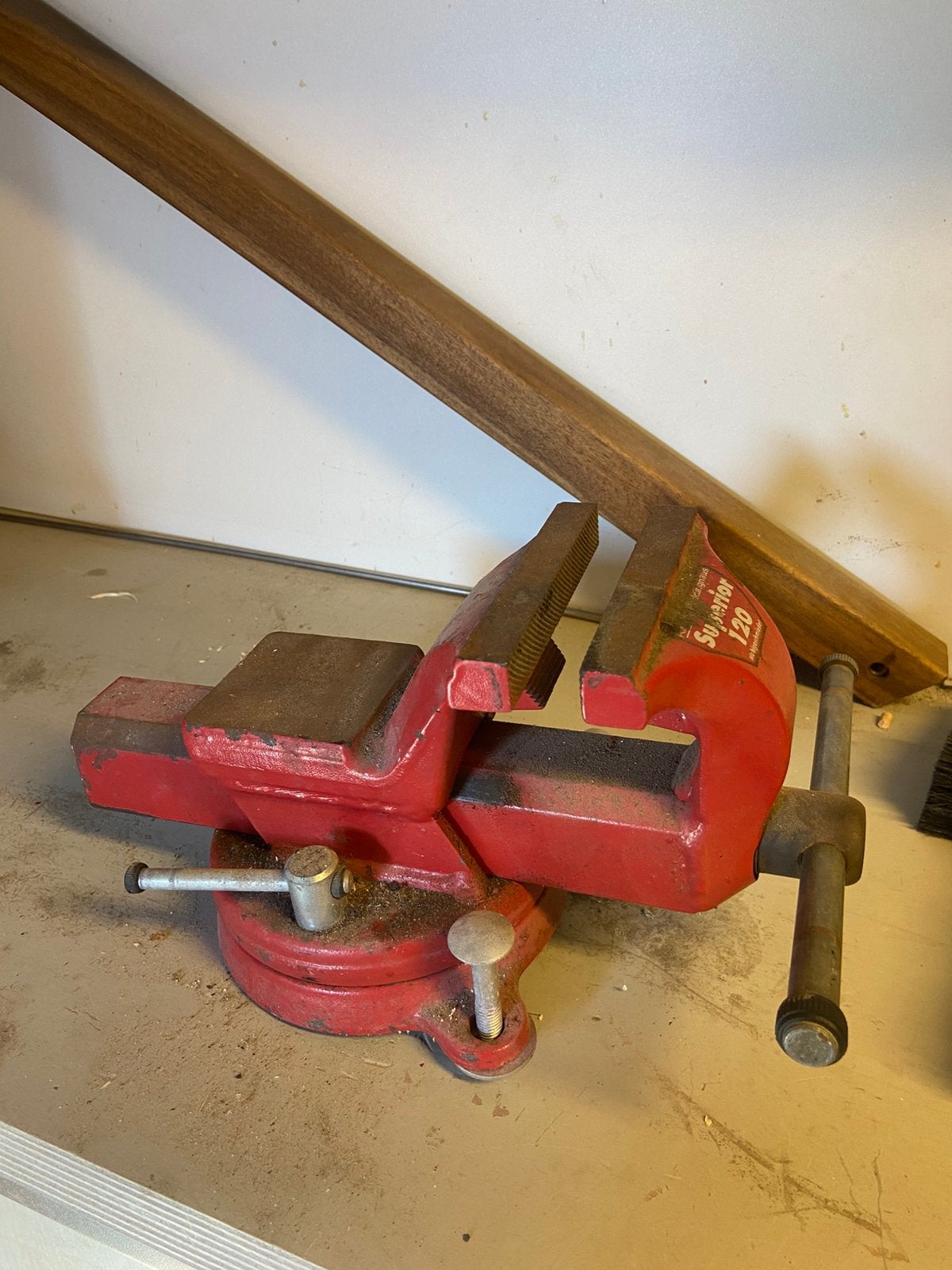 Bankschroef, Doe-het-zelf en Verbouw, Ophalen, Zo goed als nieuw, Minder dan 70 cm, Bankschroef