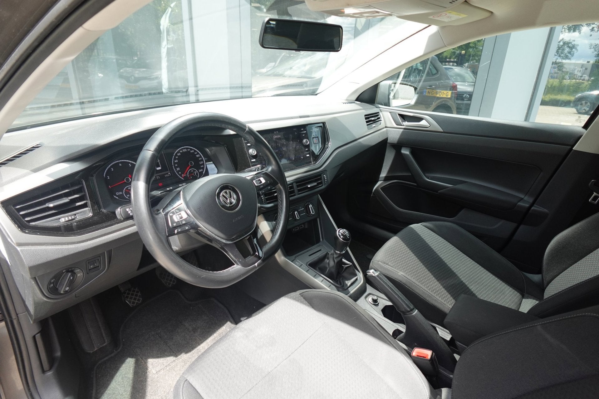 Volkswagen Polo 1.0 TSI Comfortline CARPLAY ACC DAB, Voorwielaandrijving, Stof, Origineel Nederlands, Bedrijf