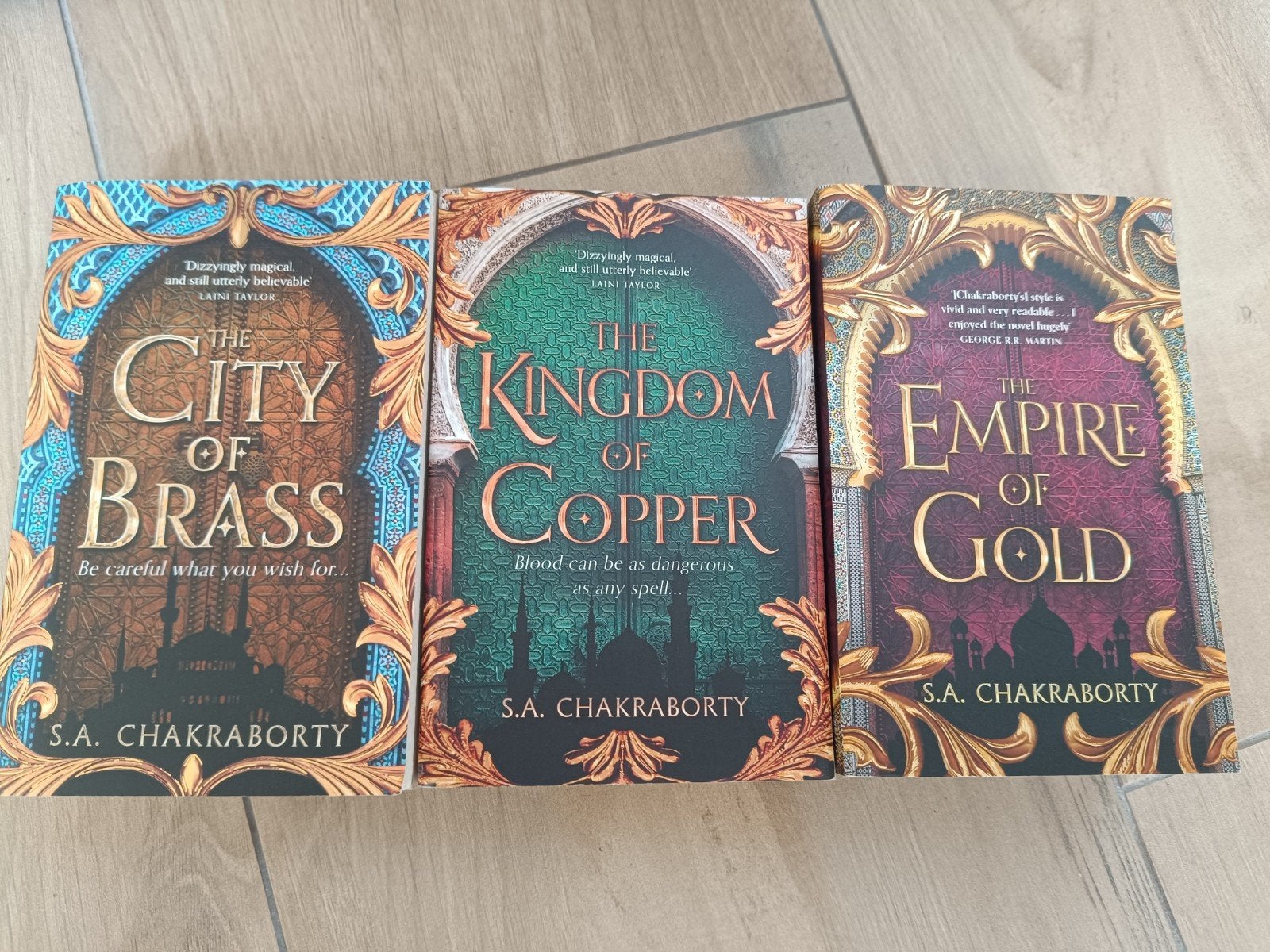 De Daevabad Trilogie Engelstalig ya, Boeken, Ophalen of Verzenden, Zo goed als nieuw, S.A. Chakraborty