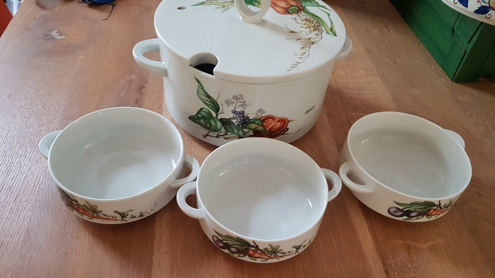 Villeroy en boch soepterrine en 3 soepkommen, Huis en Inrichting, Keuken | Servies, Ophalen, Zo goed als nieuw, Kom(men), Overige stijlen