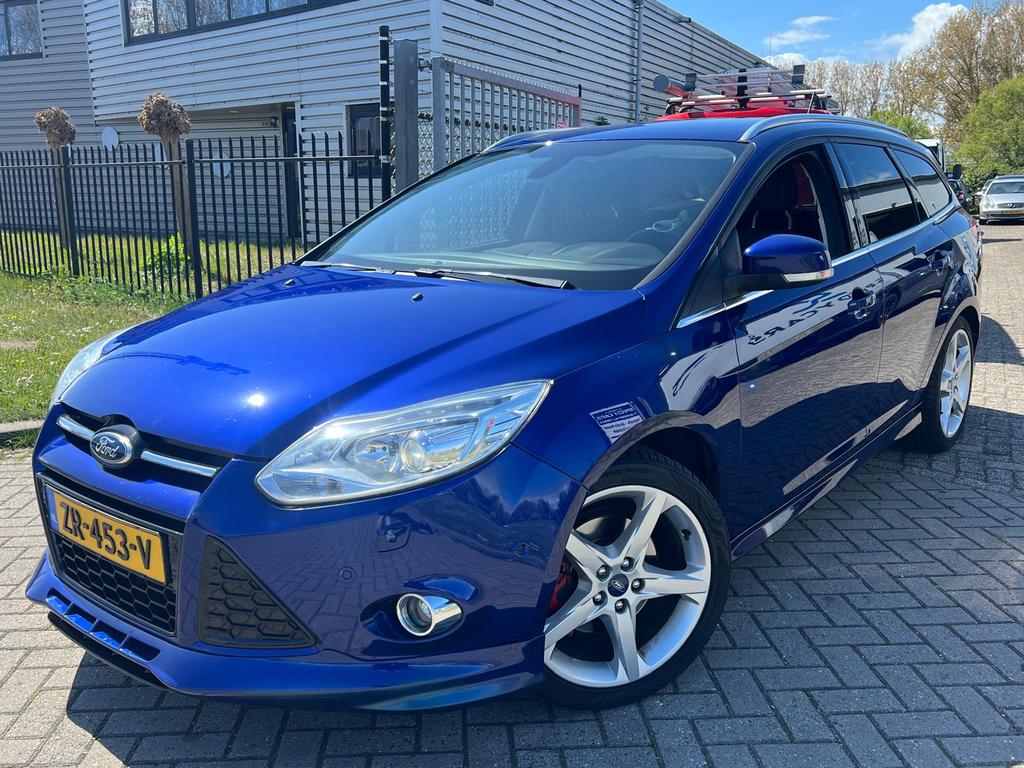 Ford Focus 1.6 Ecoboost 150pk Navi Cruise Camera Keyless LMV, 1596 cc, Zwart, 4 cilinders, Blauw