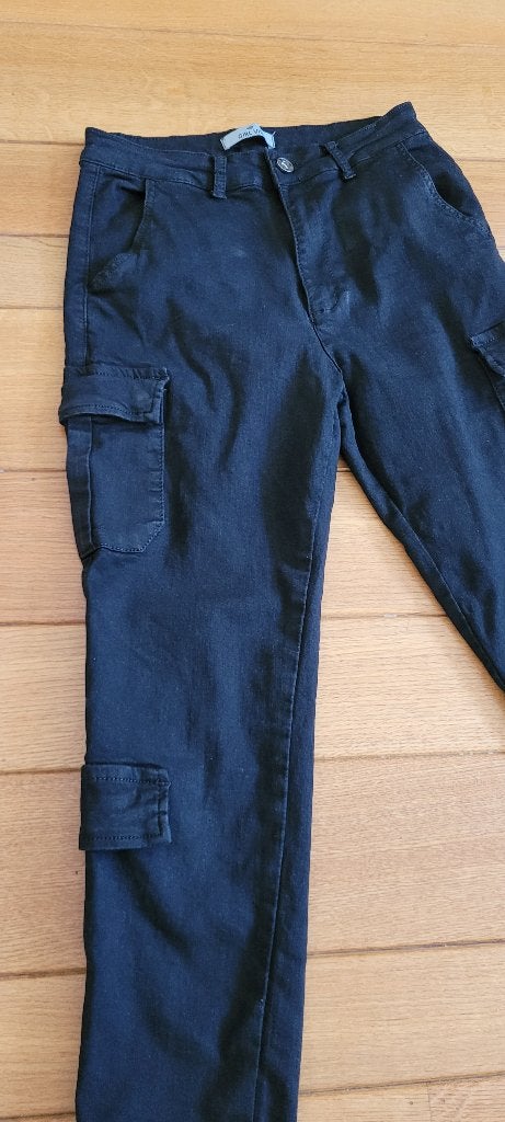 GIRL VIVI zwarte strakkere cargo broek maat L 38 zgan, Maat 38/40 (M), Zwart, Ophalen of Verzenden, Zo goed als nieuw