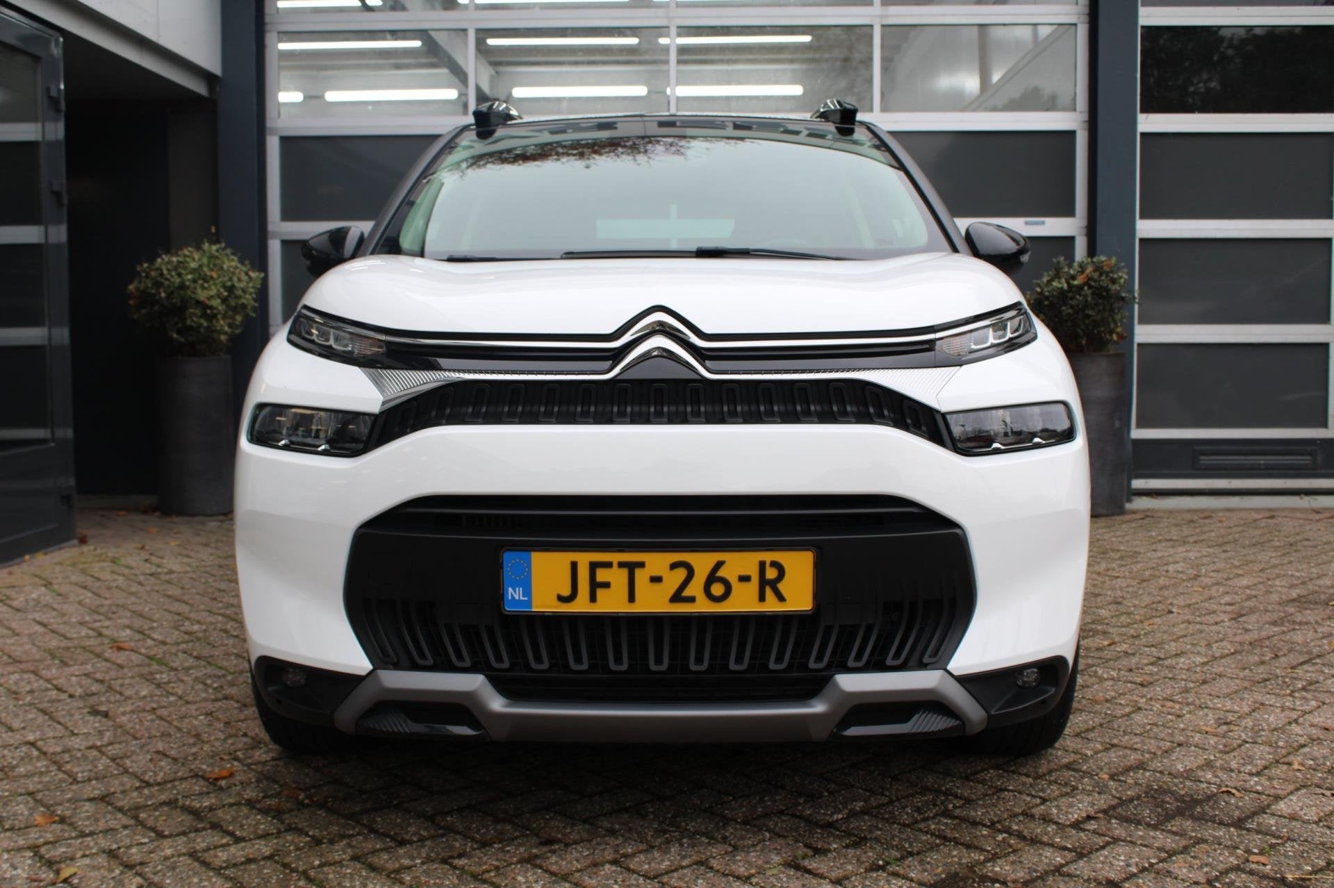 Citroen C3 Aircross 1.2 PureTech Shine Pack Business, Auto's, Voorwielaandrijving, Stof, Zwart, Wit