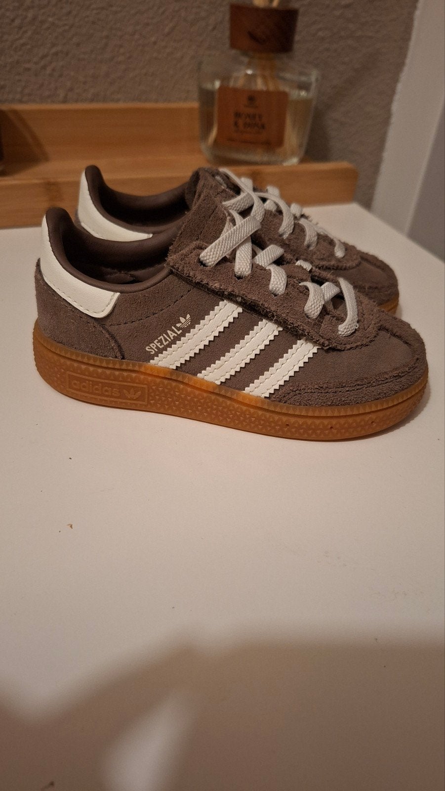 adidas spezial bruin., Ophalen of Verzenden, Zo goed als nieuw, Jongen of Meisje