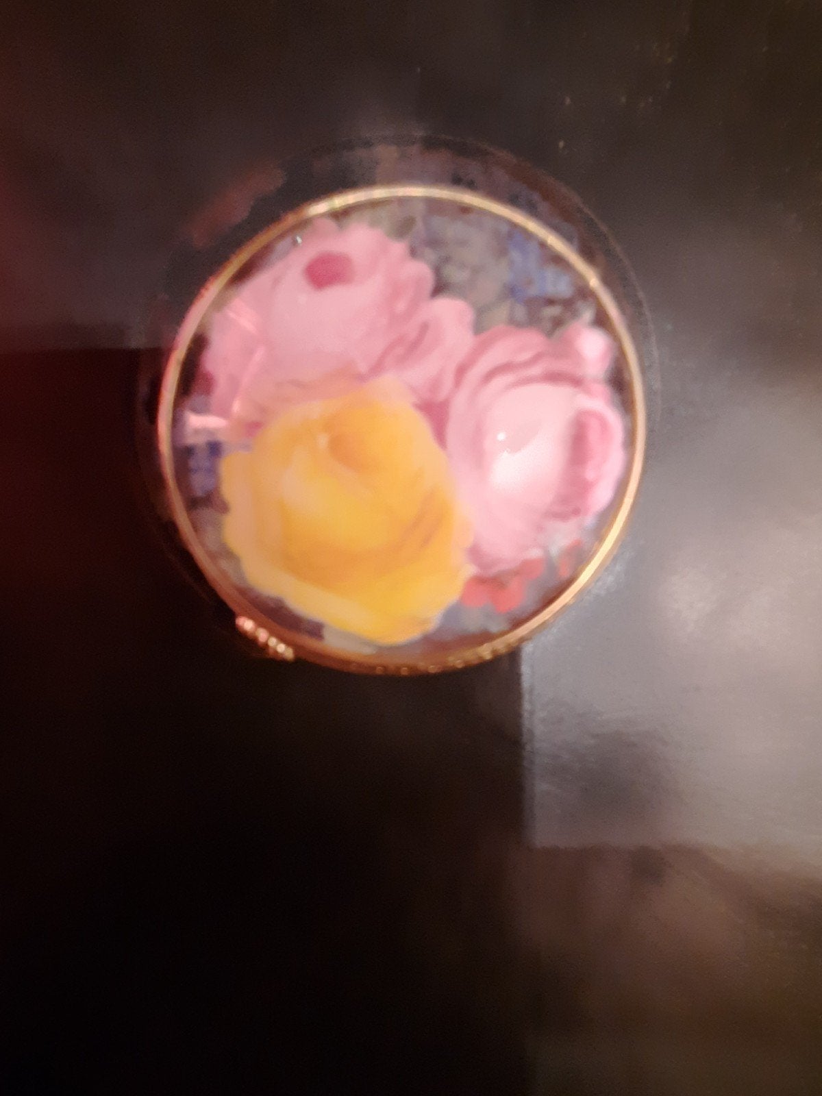 Prachtig pillendoosje met rozenmotie van het merk worhester, Antiek en Kunst, Ophalen of Verzenden