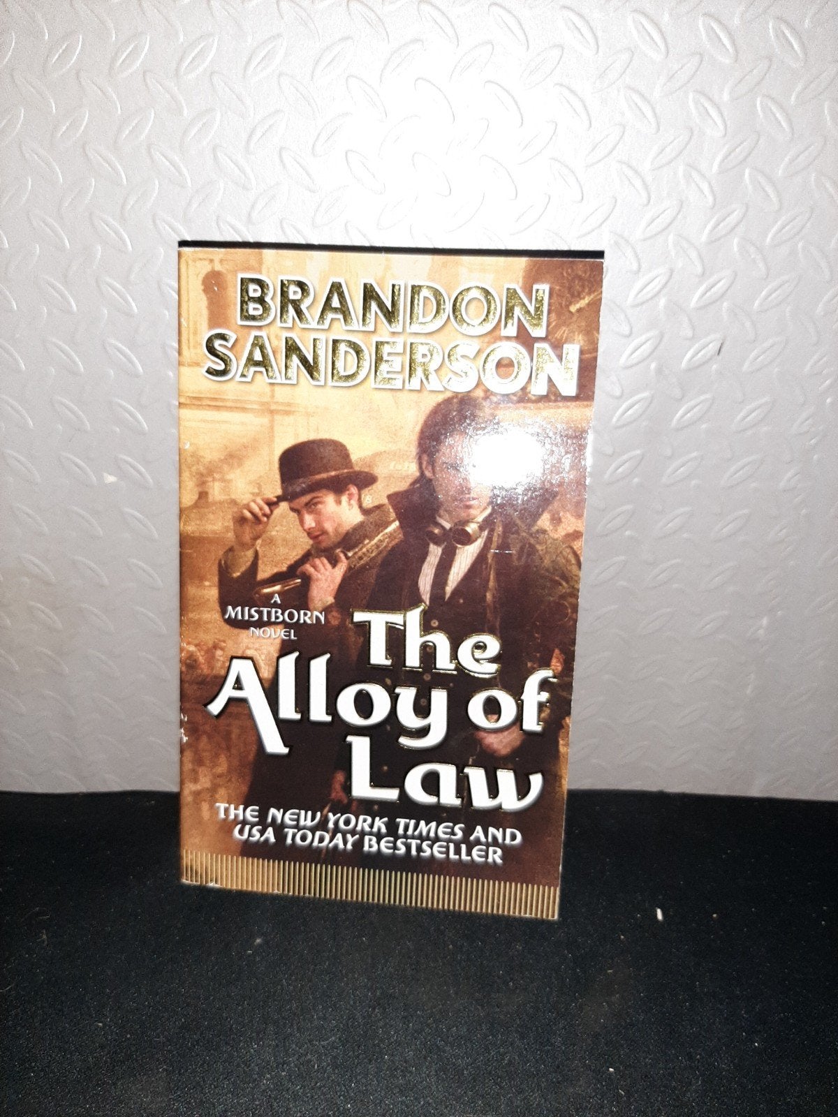 The Alloy of Law - Brandon Sanderson (Mistborn), Boeken, Fantasy, Ophalen of Verzenden, Gelezen