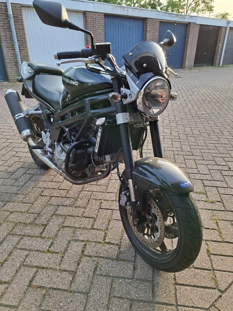 Hyosung GT650, 2 cilinders, Meer dan 35 kW, Handgeschakeld, 650 cc