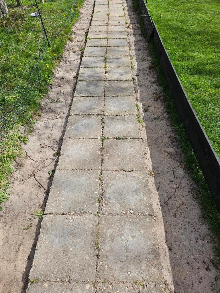 Stoeptegels: +/-45 grijze en 75 rode tegels, Ophalen, Gebruikt, 10 m² of meer, Beton