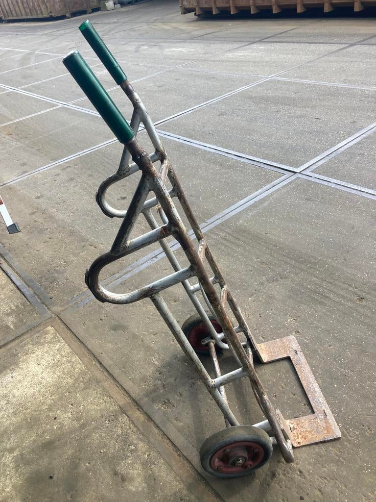 Stevige steekwagen met volband wielen gelagerd., Doe-het-zelf en Verbouw, Transportwagens, 60 tot 80 liter, Ophalen, Gebruikt