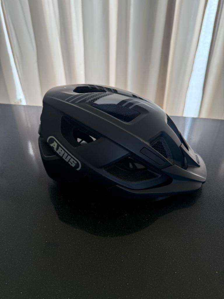 ABUS Aduro 3.0 Unisex Adult Cycling Helmet, Black, Fietsen en Brommers, M, Ophalen of Verzenden, Zo goed als nieuw, Abus