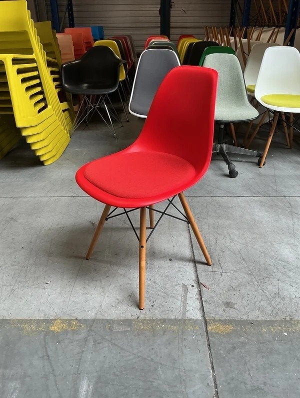 Vitra Eames Plastic Chair DSW | Eetkamerstoel | Rood