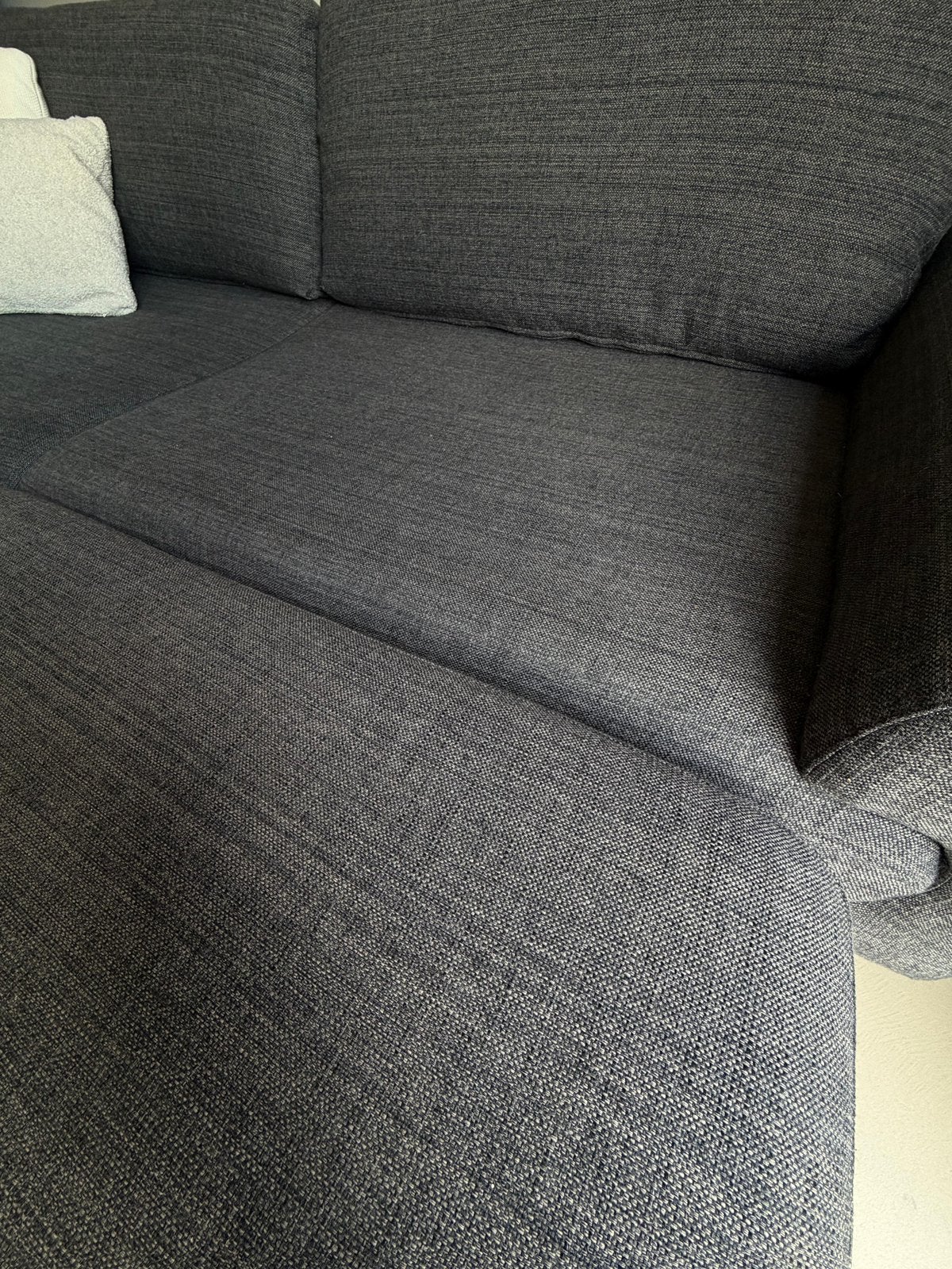 Sofacompany bank met losse hocker – grijs, eiken poten, Huis en Inrichting, Banken | Bankstellen, Ophalen, Tweepersoons, 75 tot 100 cm