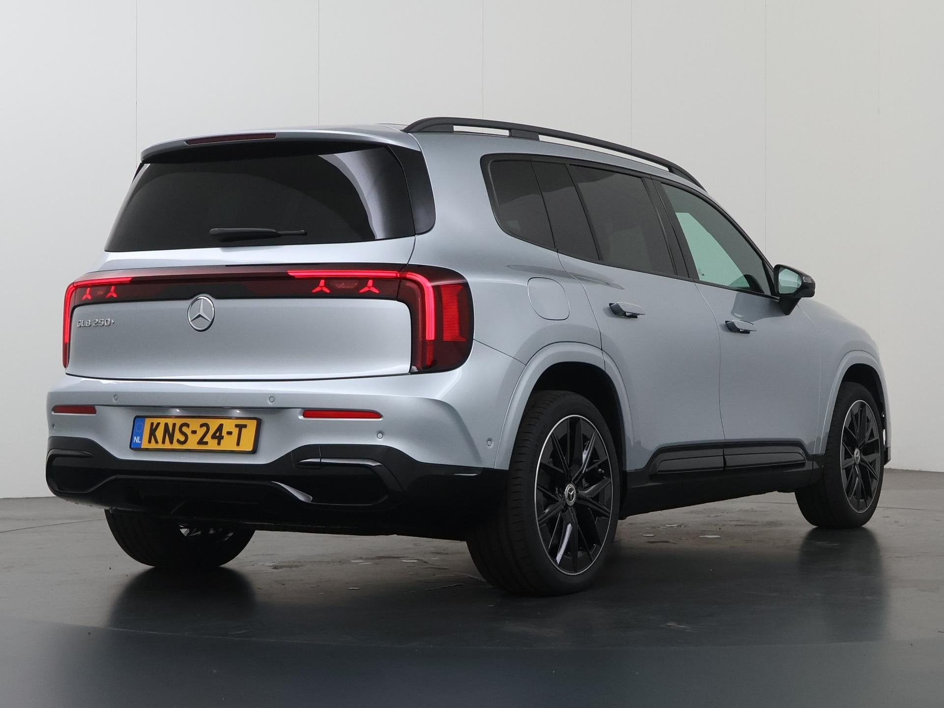 Mercedes-Benz GLB 250+ Business Solution AMG 85.5 kWh | Pano, Achterwielaandrijving, Zwart, GLB, SUV of Terreinwagen