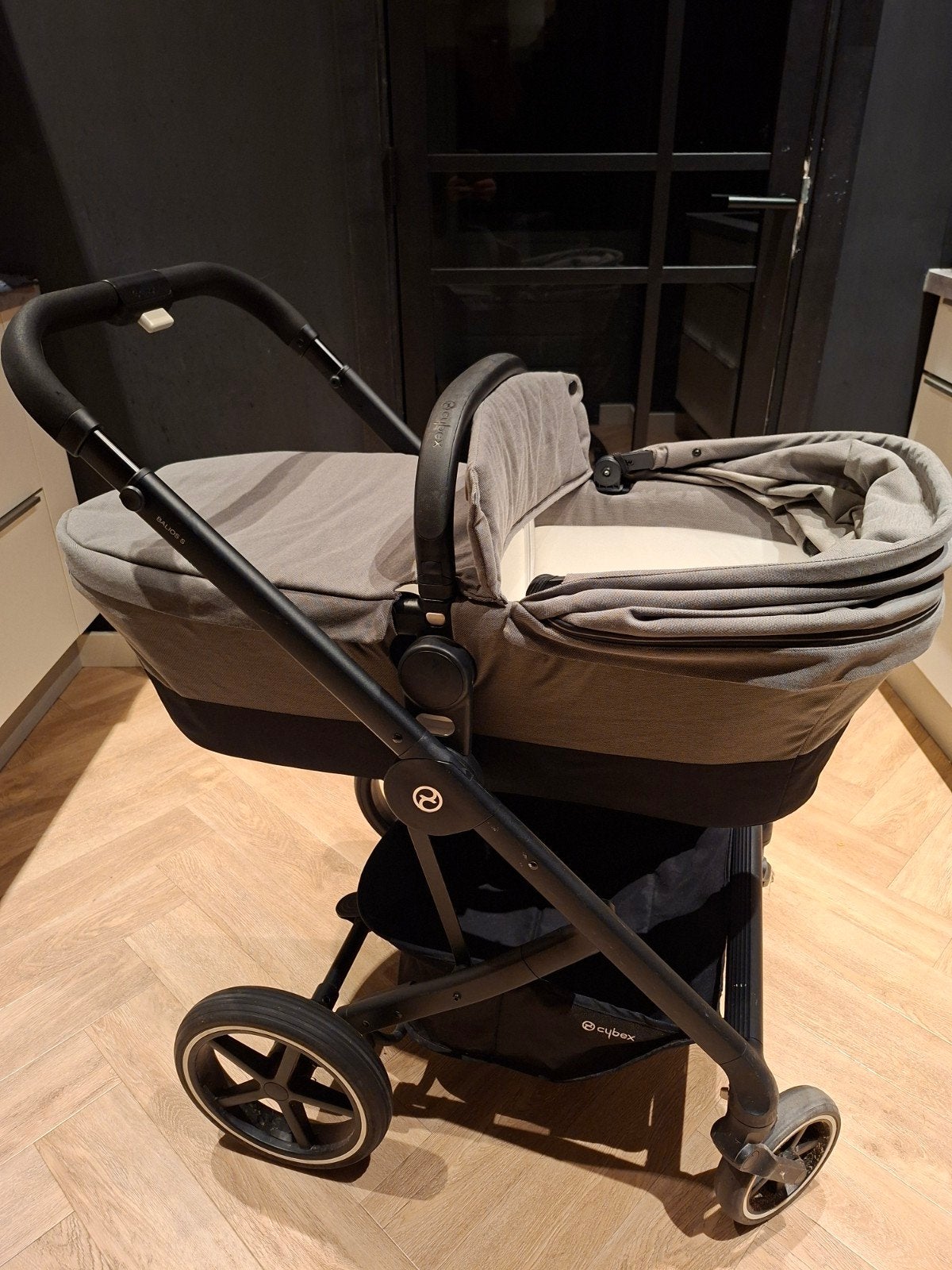 Cybex Balios S 2-in-1 Kinderwagen Black Frame Soho Grey, Zo goed als nieuw, Combiwagen, Met reiswieg, Ophalen