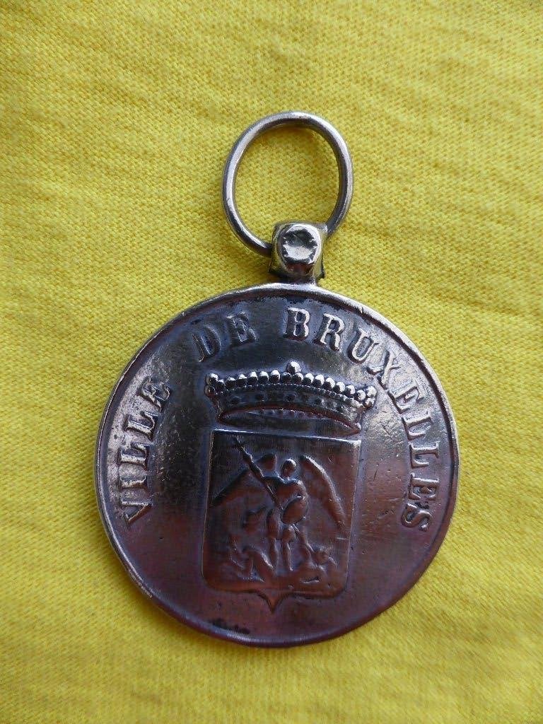 Dienstpenning Agent Politie BRUSSEL (P2), Verzenden, Marechaussee, Overige gebieden, Lintje, Medaille of Wings