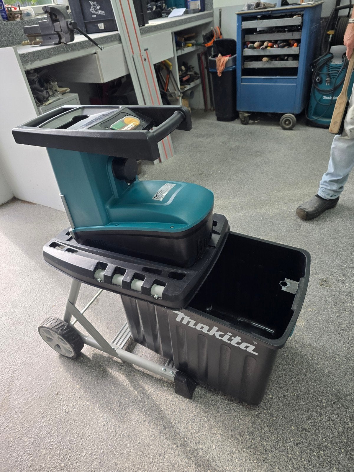 Makita  UD 2500 elektrische hakselaar-2500W, Ophalen, Zo goed als nieuw