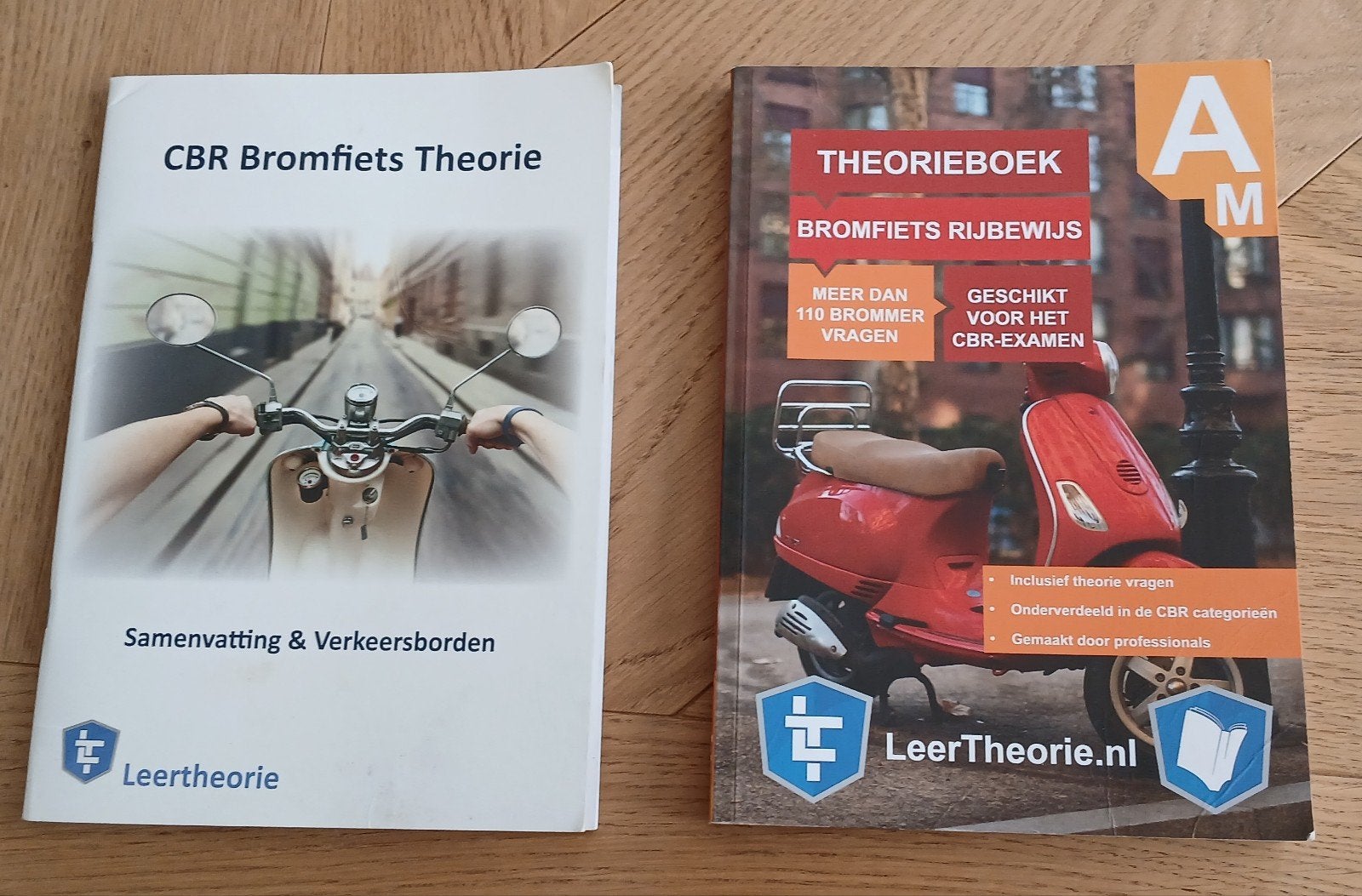 Te koop Theorieboek bromfiets rijbewijs, Ophalen of Verzenden, Alpha, Gelezen, Niet van toepassing