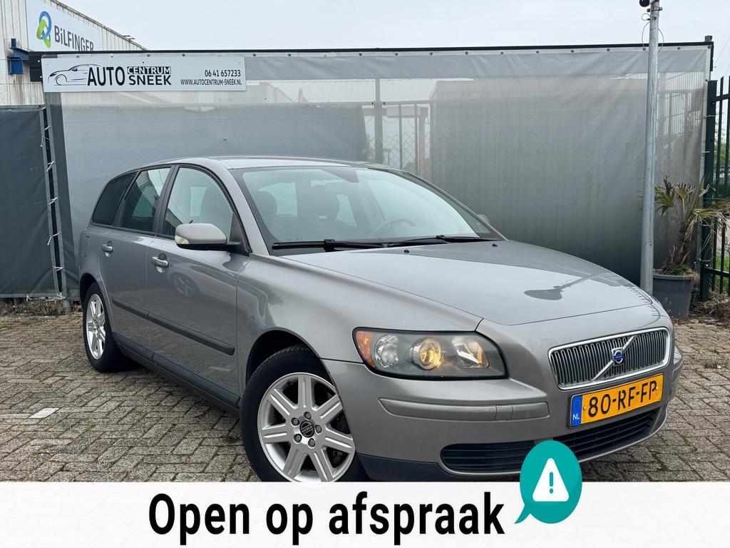 Volvo V50 2.4 AUT - Airco - Cruise - APK 02-27, Auto's, Volvo, Stof, Gebruikt, 700 kg, 2435 cc