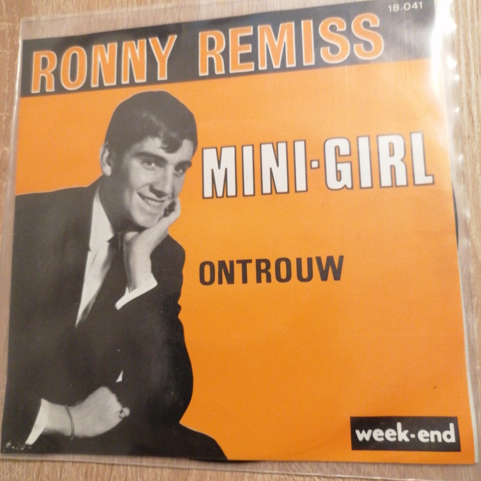 Ronny remis/mini girl, Ophalen of Verzenden, Gebruikt, Overige formaten, Levenslied of Smartlap