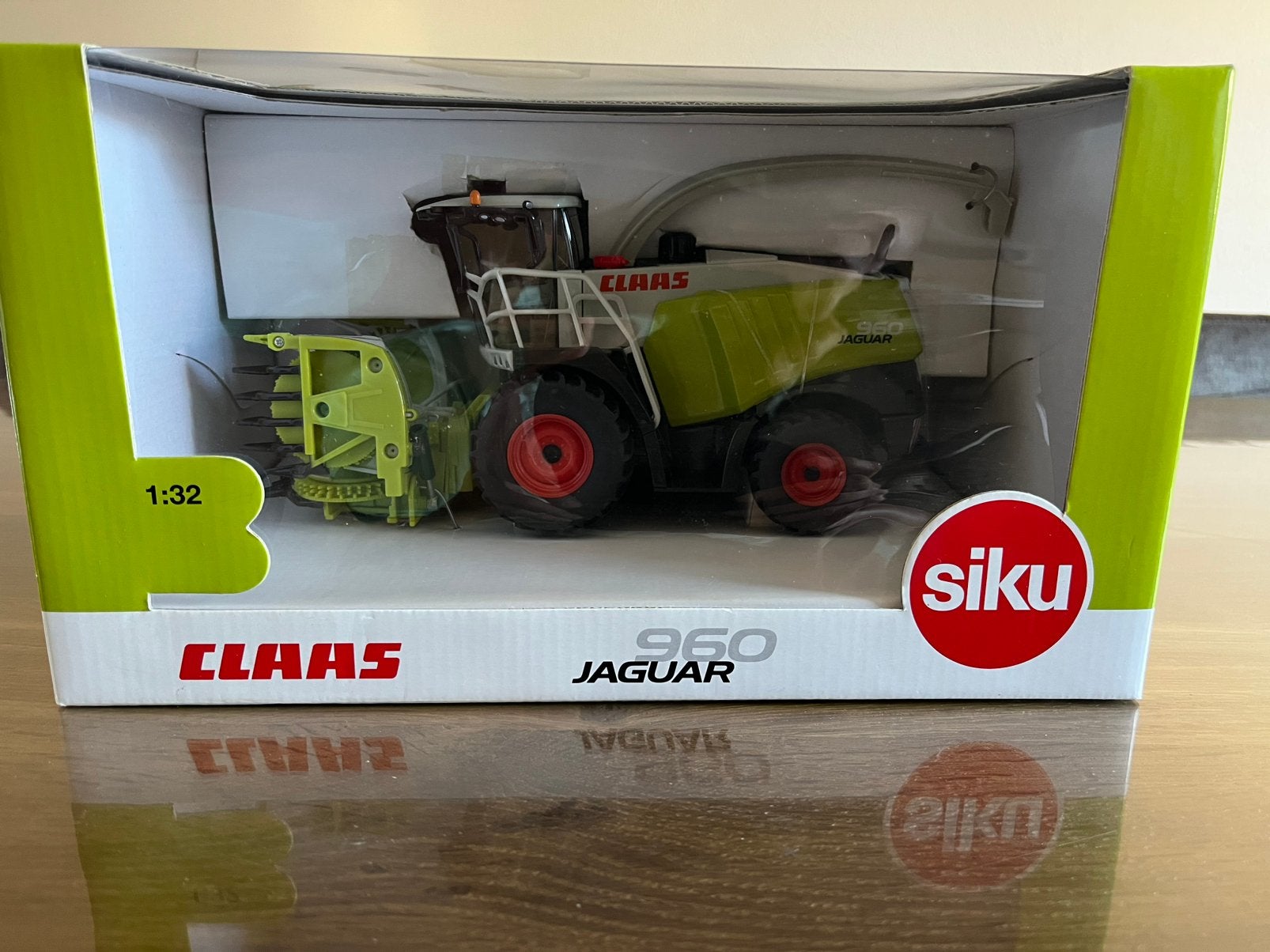Claas Jaguar 960 hakselaar met Orbis 600 maisbek Siku, Hobby en Vrije tijd, Ophalen of Verzenden, Nieuw, Tractor of Landbouw, SIKU