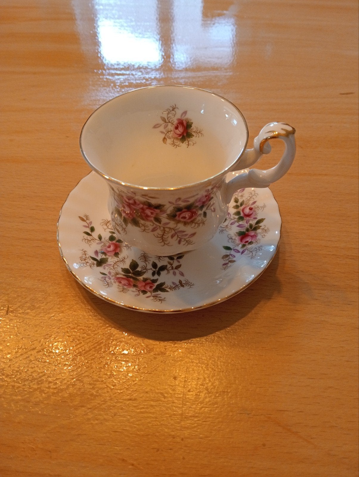 Royal Albert Lavender Rose kop en schotel, Antiek en Kunst, Ophalen of Verzenden