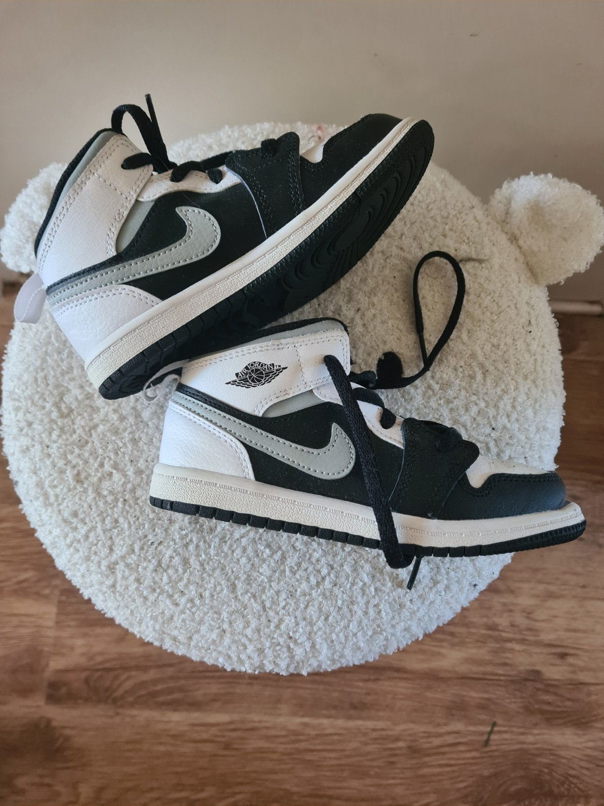 Nike Air Jordan 1 Mid Kinderschoenen - Maat 27, Jongen of Meisje, Schoenen, Ophalen of Verzenden, Nike Air Jordan