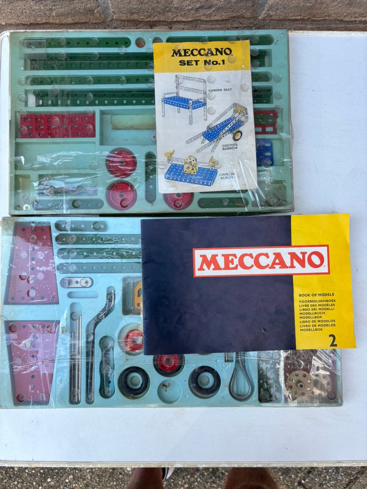 Vintage metalen constructiesets zijn klassieke Meccano dozen, Hobby en Vrije tijd, Ophalen of Verzenden, Gebruikt, Groter dan 1:32